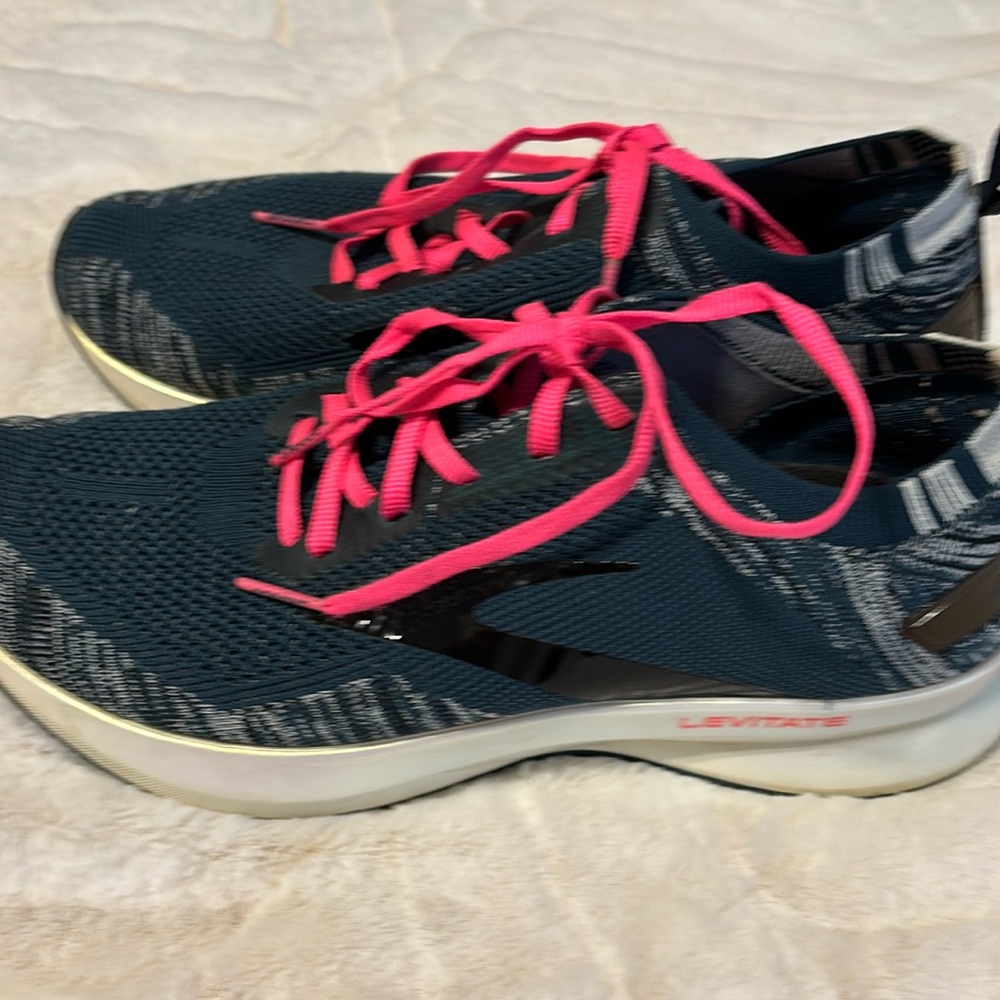Brooks Levitate Running Shoes